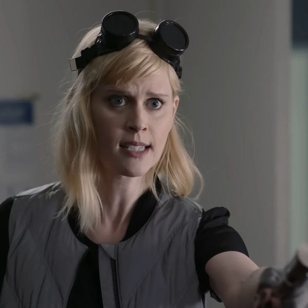 File:Future Traveler Janet Varney Sci-Fi.webp