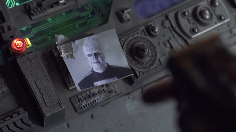 File:Alien doctor in One last goodbye.webp