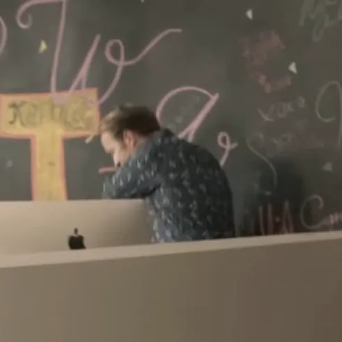 File:Sneezer Erik Latshaw.webp